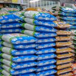 14万吨本地白米今天分发全国